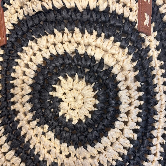 Billabong Black and Tan Circular Tote Bag - Picture 2 of 5